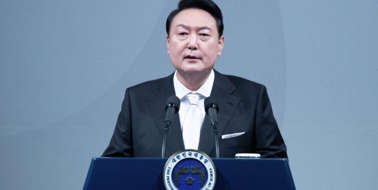 Protests erupt in South Korea as rival groups rally against authorities pushing for Yoon's arrest 1 Yoon Suk-yeol
