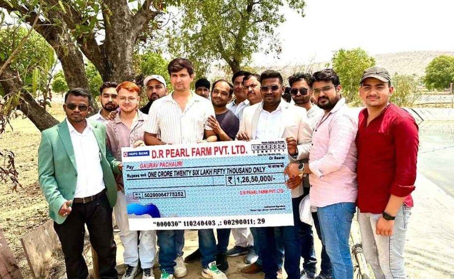 सरकारी नौकरी नहीं मिली, कोई बात नहीं! इस शख्स ने एक छोटे से तालाब से कमाए लाखों रुपये Pearl farming 2 farming