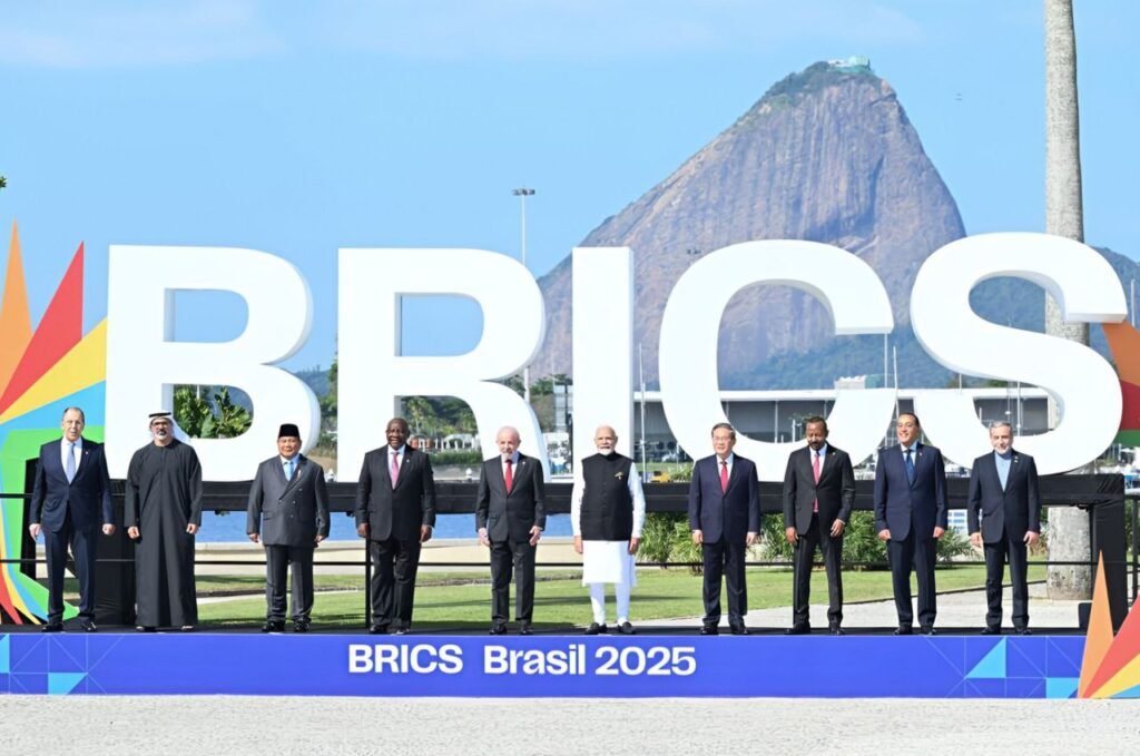 ट्रंप ने दी चेतावनी BRICS का साथ दिया तो देना होगा 10 प्रतिशत टैक्स 1 ट्रंप ने दी चेतावनी BRICS का साथ दिया तो देना होगा 10 प्रतिशत टैक्स